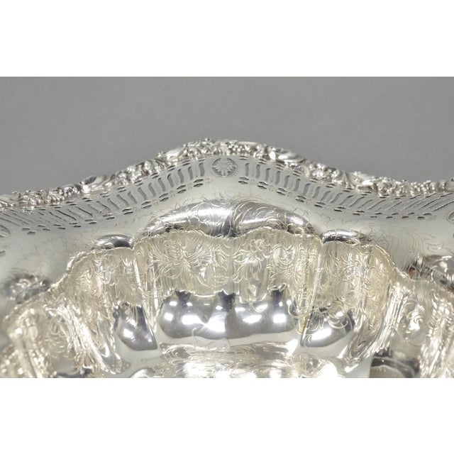 Early 20th Century Webster Wilcox 3236c International Silver Plated Scalloped Centerpiece Bowl For Sale In Philadelphia - Image 6 of 18