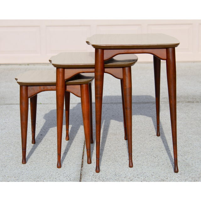 1960s Vintage Mid-Century Modern Nesting Tables – Set of 3 With Beige Tops & Tapered Maple/Beech Wood Legs For Sale - Image 9 of 17