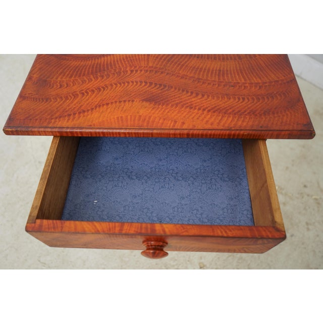 Early American Sponge Painted 1 Drawer Nightstand Occasional Table For Sale - Image 4 of 13