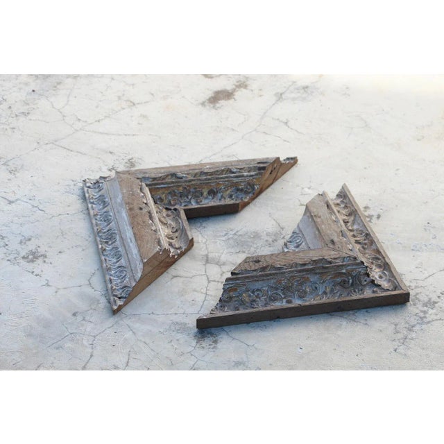 18th Century Antique Baroque Carved and Gilded Wooden Fragments - Set of 2 For Sale - Image 6 of 12