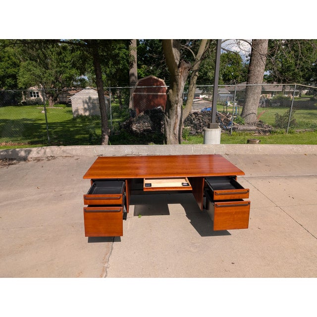Contemporary 1990s Vintage 'Relay' Desk by Geoff Hollington for Herman Miller For Sale - Image 3 of 18