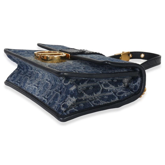 Blue Denim Oblique 30 Montaigne East West Chain Bag For Sale In New York - Image 6 of 10