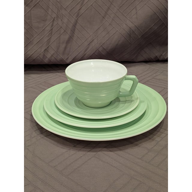 Vintage Mid-Century Modern Hazel-Atlas "Moderntone" Platonite Pastel Dinnerware Set - 16 Pieces (Service for 4) For Sale - Image 11 of 13