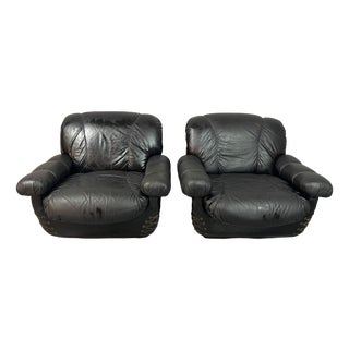 Space Age Italian Black Leather Lounge Chair with Brass Buttons and Cord Lacing, Italy, 1970s For Sale
