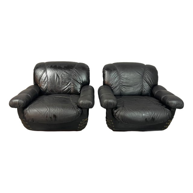 Space Age Italian Black Leather Lounge Chair with Brass Buttons and Cord Lacing, Italy, 1970s For Sale