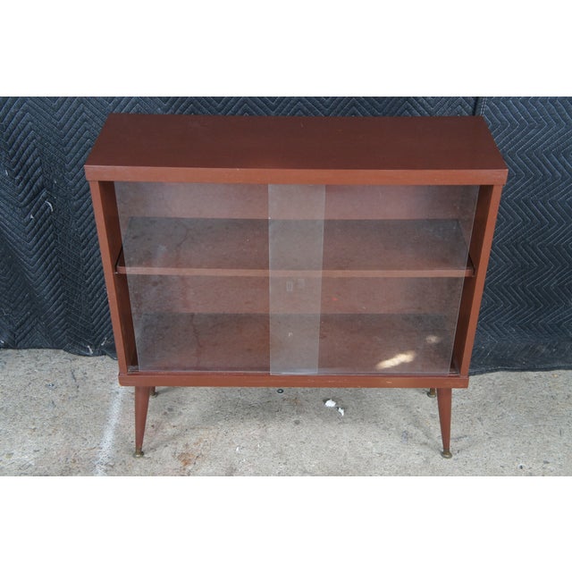 Mid Century Modern Bookcase Curio Display Cabinet W Sliding Glass Doors MCM For Sale - Image 9 of 9