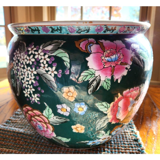 Mid 19th Century Large Chinese Famille Rose Fish Bowl, Cachepot, Jardinere For Sale In New York - Image 6 of 12