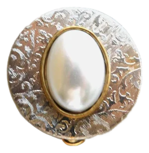 Vintage Round Paisley Etched Ring Box With an Oval Pearl