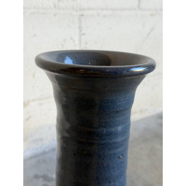 Mid 20th Century Cylinder Umbrella Vase Mottled Blue Studio Pottery Ribbed Tall Mid 20th Century For Sale - Image 5 of 10