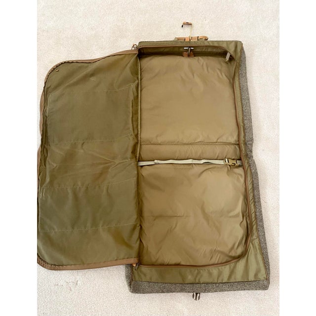Hartmann Luggage Co. Vintage Hartmann Tweed & Leather 2-Piece Luggage Set - Garment & Companion Bag Excellent Condition For Sale - Image 4 of 18