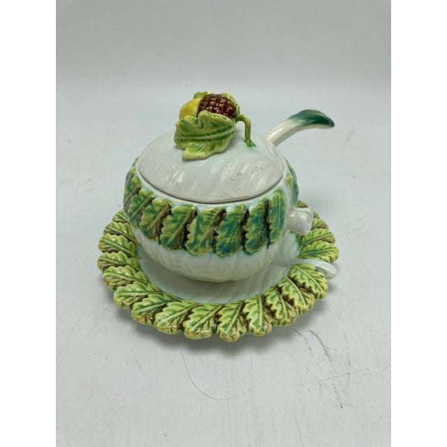 Beautiful small tureen, this is perfect for sauce or jam. It includes its own spoon and dish.