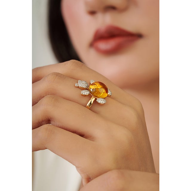 Whimsical Diamond Bear Cocktail Ring With 7.24ct Cabochon Citrine in 18k Gold Size 7 For Sale - Image 10 of 15