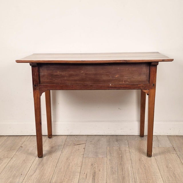 American Fruitwood One-Drawer Tavern Table, Circa 1810 For Sale In San Francisco - Image 6 of 9