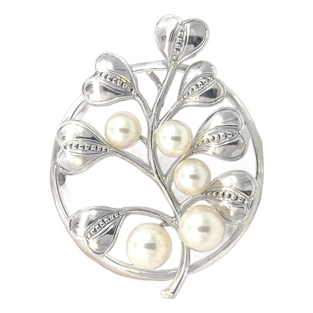 1990s Mikimoto Estate Akoya Pearl Circular Flower Brooch Pin Sterling Silver For Sale