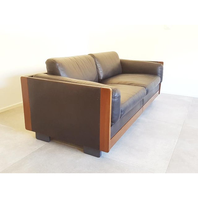 Mod. 920 Modular Sofas in Black Leather and Walnut by Afra & Tobia Scarpa for Cassina, 1967, Set of 2 For Sale - Image 10 of 18