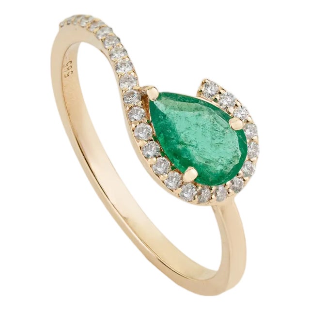 Modernist Pear Shape Emerald & Diamond Halo Ring in 14k Yellow Gold Size 5 For Sale
