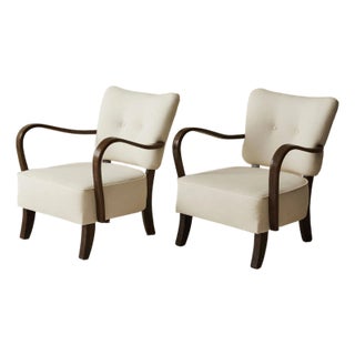 Jindrich Halabala Patinated Bentwood Lounge Chairs, a Pair, 1930's. For Sale