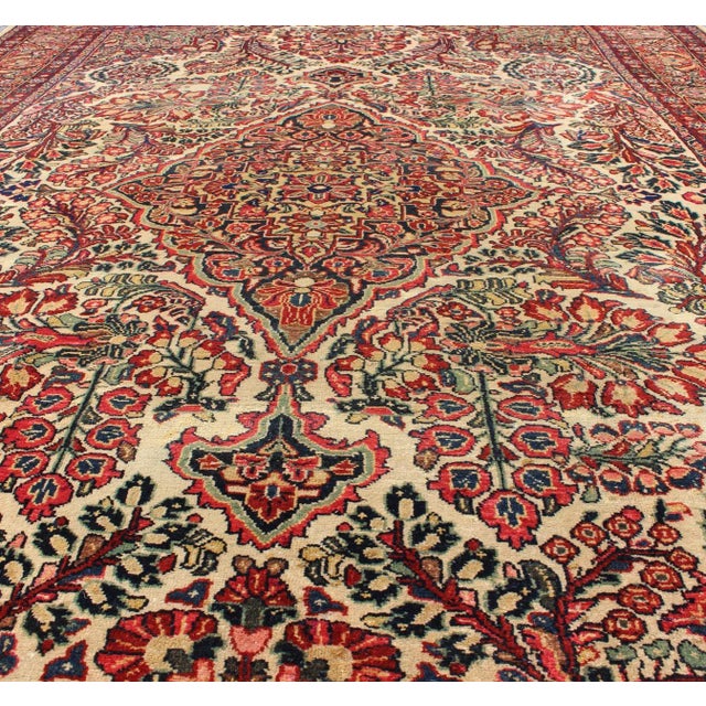 1900 - 1909 Very Detailed Fine Weave Antique Persian Sarouk Feraghan in Ivory Background For Sale - Image 5 of 10