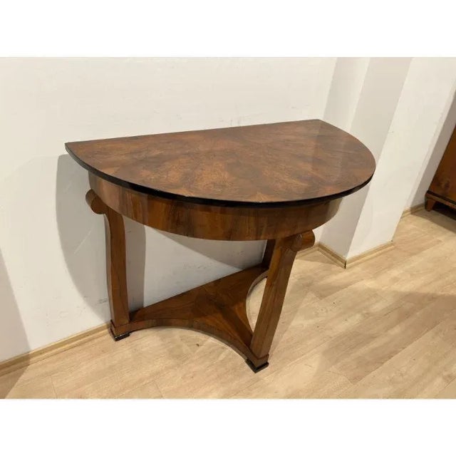 Biedermeier Demi-Lune Console Table in Walnut Veneer & Maple, Austria, 1830s For Sale - Image 4 of 17