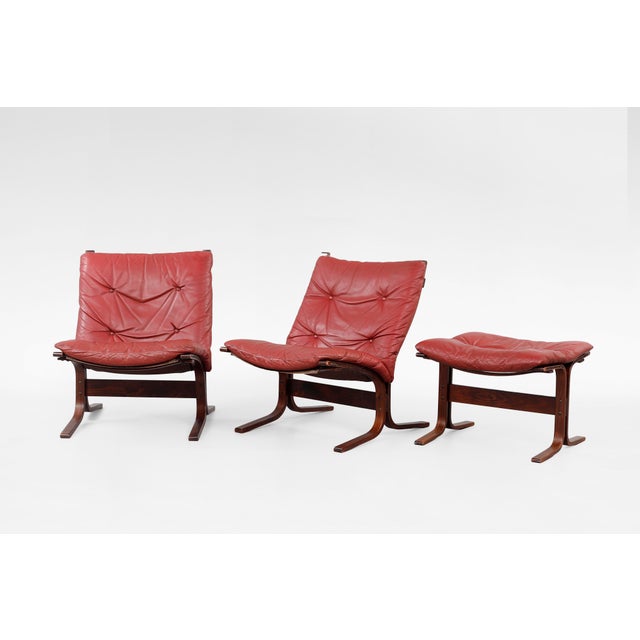 Red Vintage Low-Back Siesta Chairs and Ottoman in Red Leather by Ingmar Relling for Westnofa, Set of 3 For Sale - Image 8 of 8