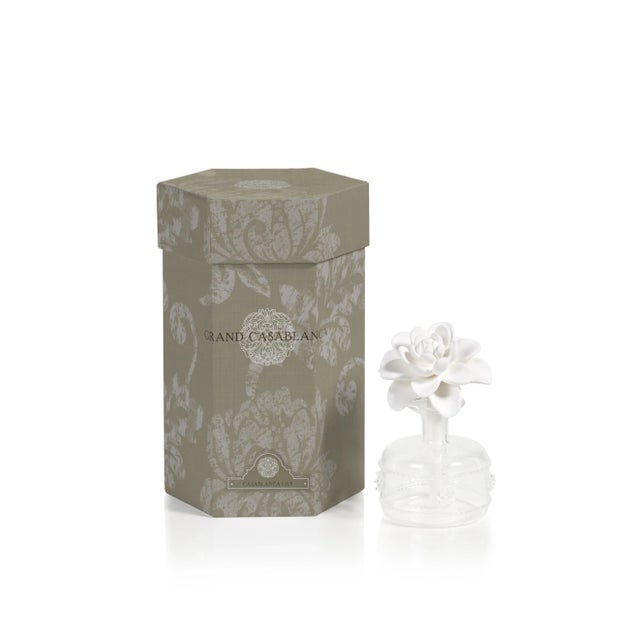 Modern Mini Grand Casablanca Porcelain Diffuser, Casablanca Lily For Sale - Image 3 of 3