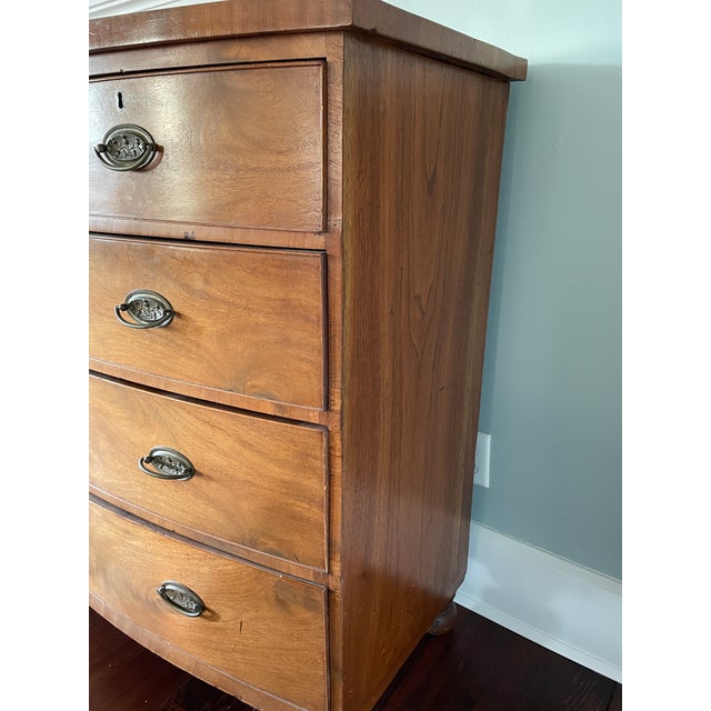 English 1820s Georgian Regency William IV English Bow Front Chest For Sale - Image 3 of 14