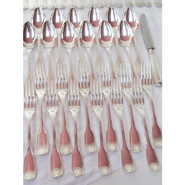 French Louis XV Coquille Cutlery Set for 12 in Silver-Plated Metal by Felix Frères, 1950s, Set of 186 For Sale - Image 10 of 18