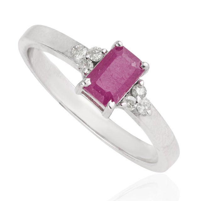 Contemporary Modernist Octagon 0.69 Ct Natural Ruby Ring With Diamond Trinity Cluster in Solid Silver Size 7 For Sale - Image 3 of 13