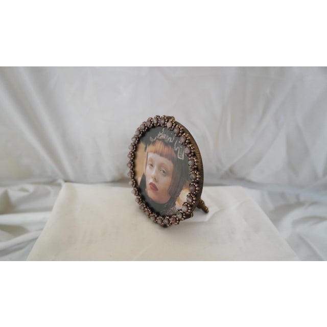 Art Deco Small Round Jay Strongwater Frame With Rose Quartz For Sale - Image 3 of 10