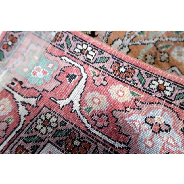 Handmade Vintage Persian Tabriz Silk Rug – 1950s – 2.5' x 4.3' Floral Medallion Carpet Experience the beauty of Persian...