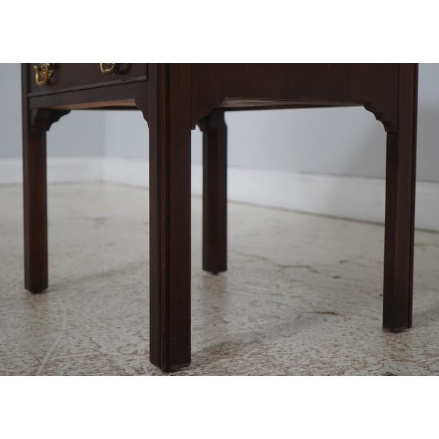 Brown Pair of Drexel Heritage Mahogany Chippendale Style Nightstands For Sale - Image 8 of 18