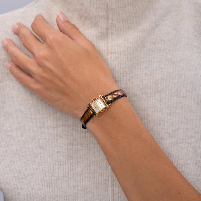 1960s Vintage 1950's Gübelin 18k Yellow Gold & Enamel Watch With Silver Satin Dial For Sale - Image 5 of 13