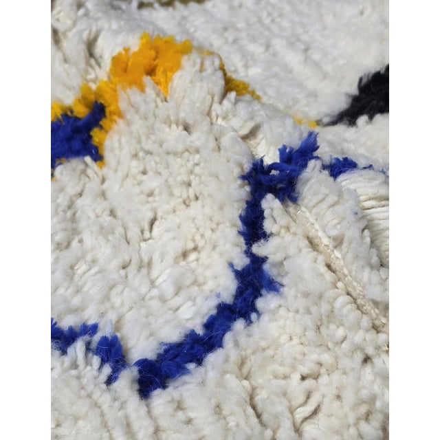 Ivory Contemporary Azilal Moroccan Rug - 9.2 X 6 Ft For Sale - Image 8 of 8