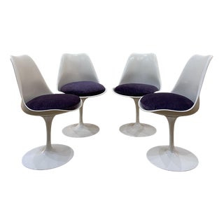 Tulip Chairs by Eero Saarinen for Knoll, 1970s, Set of 2 For Sale