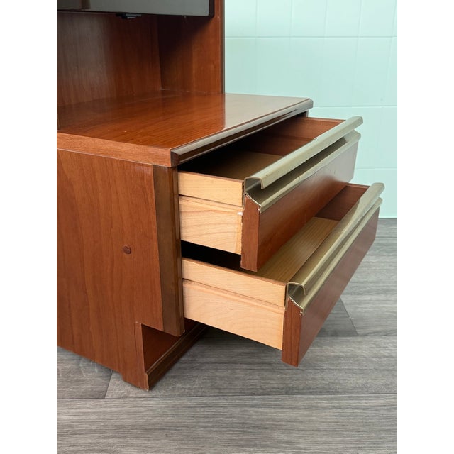 Vintage Italian Nightstands with Integrated Lamps, 1970s, Set of 2 For Sale - Image 15 of 18