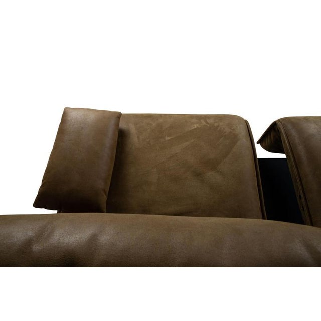 Free Motion Epos Leather Two-Seater Olive Green Mustard Electric Function Sofa from Koinor For Sale - Image 13 of 18