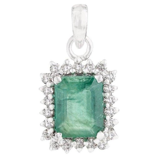 Metal Certified 9.3 Ct Natural Emerald Pendant With Diamond Halo in 925 Silver For Sale - Image 7 of 11