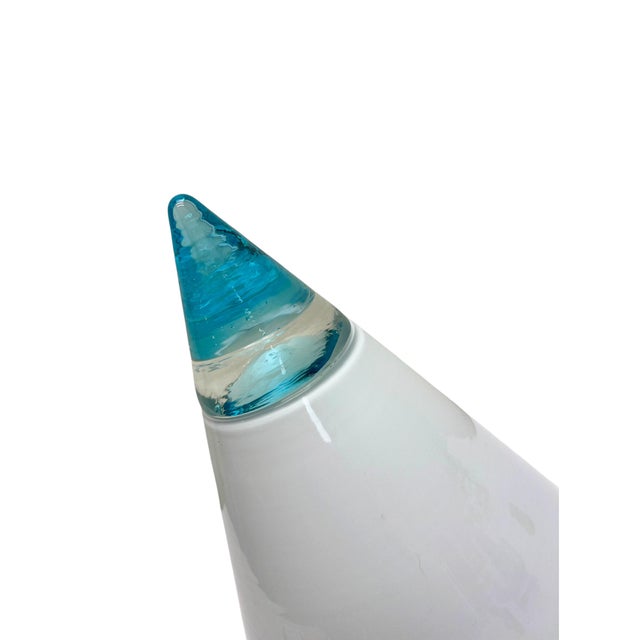 White Vintage Cone Pyramid Table Lamp in White and Blue Murano Glass by Giusto Toso for Leucos, 1970s For Sale - Image 8 of 12