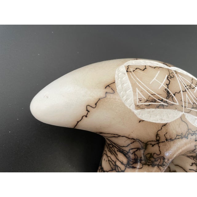 Tan Navajo Tom Vail Horsehair Pottery Spirit Bear With Etched Indian Symbols For Sale - Image 8 of 13