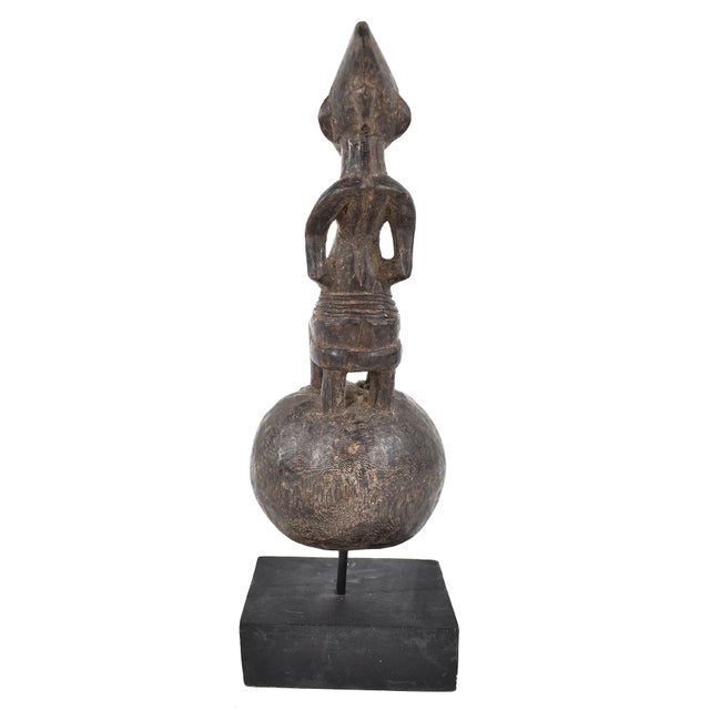 African Early 20th Century Senufo Figural Ladle on Custom Base Côte d'Ivoire For Sale - Image 3 of 4