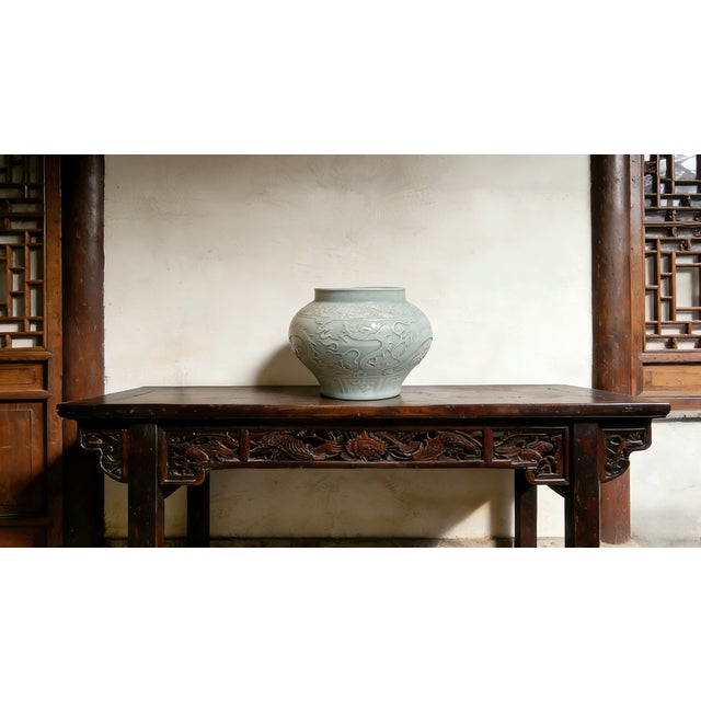 "W-31cm,H-29.5cm Experience the beauty and elegance of Chinese history with our Chinese Vintage Porcelain Handcrafted with...