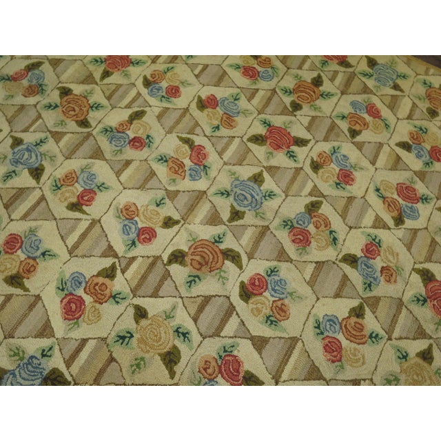 Rustic Color Floral Motif American Hooked Room Size Rug, Mid-20th Century For Sale In New York - Image 6 of 6