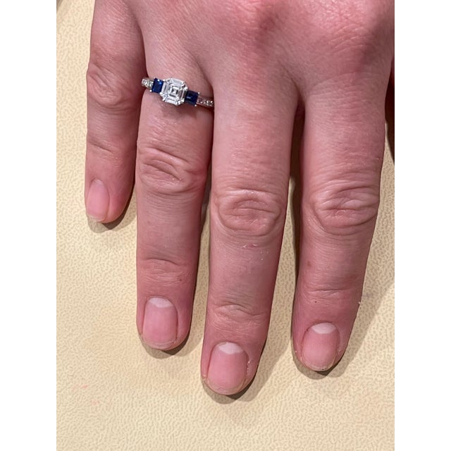 0.70 Ct Natural Sapphire & 0.75 Ct Diamond 18 Karat White Gold Cocktail Ring For Sale - Image 4 of 18