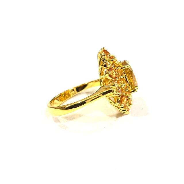 Bochic “Orient” Vintage Yellow Sapphire Cluster Ring Set In 18K Gold & Silver For Sale In New York - Image 6 of 9