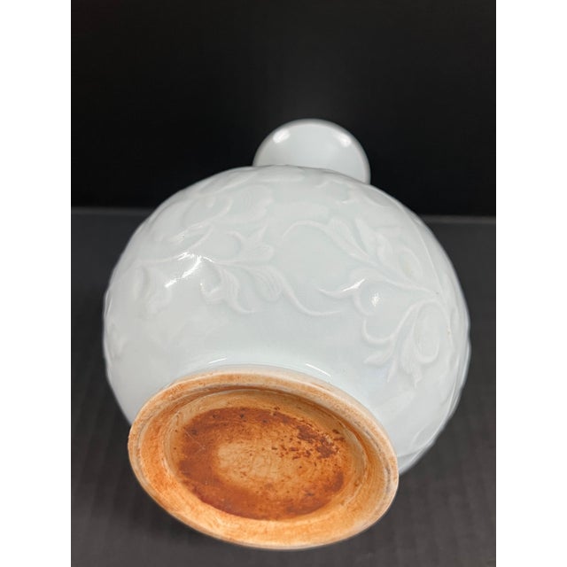 Late 20th Century Chinese Art Antique White Glazed Porcelain Qingbai Vase For Sale - Image 11 of 11