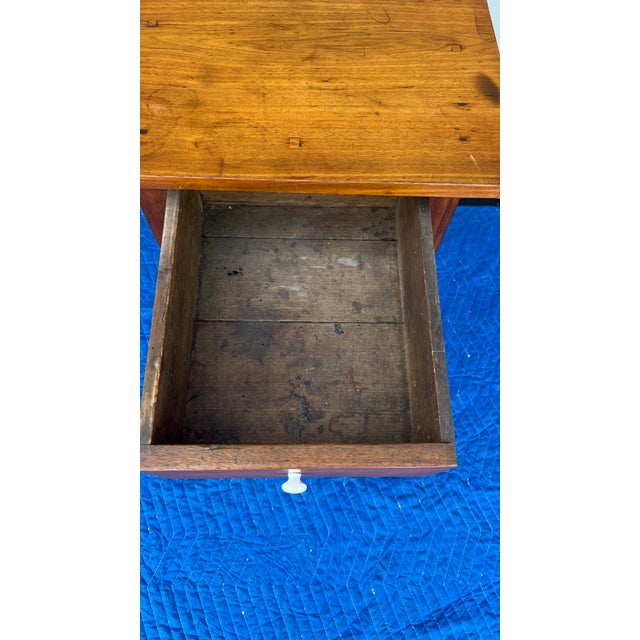 Early 19th Century A Antique Sheraton Walnut One Drawer Stand, Pennsylvania, Circa 1820's For Sale - Image 5 of 12