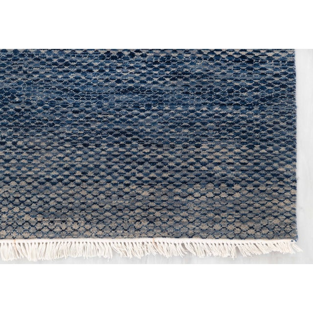 2010s 4' x 6' Savannah Hand Knotted Modern Blue Gray Wool & Silk Rug For Sale - Image 5 of 18