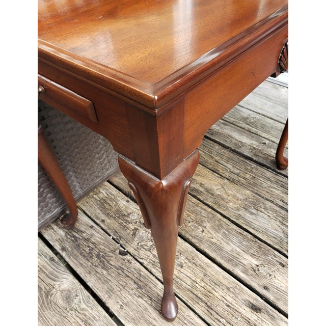 1950s English Mahogany Queen Anne Tray Top Tea Table by Hickory Chair For Sale - Image 10 of 13