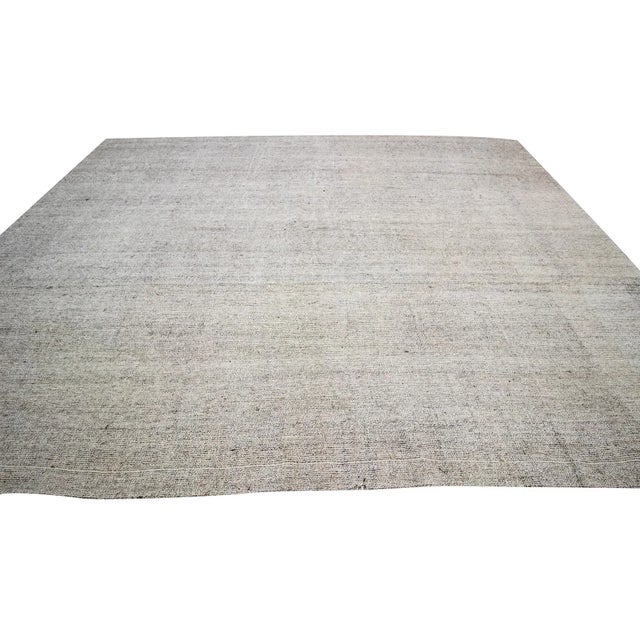 Contemporary 1960s Vintage Gray Turkish Kilim Rug- 9′10″ × 12′7″ For Sale - Image 3 of 7