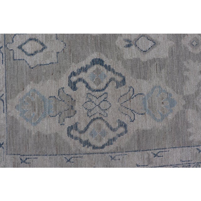 Turkish Oushak Rug With Soft Gray Field and Pale Blue Geometric Motifs For Sale In Atlanta - Image 6 of 16